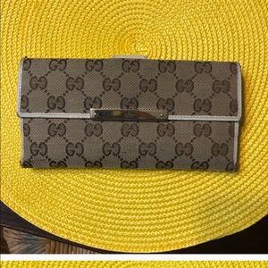 Authentic Gucci wallet